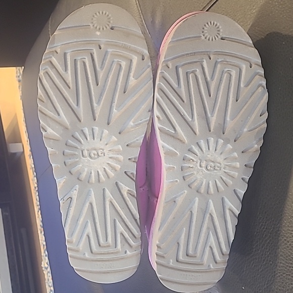 Sparkly pink Ugg boots size 8 - Picture 4 of 4